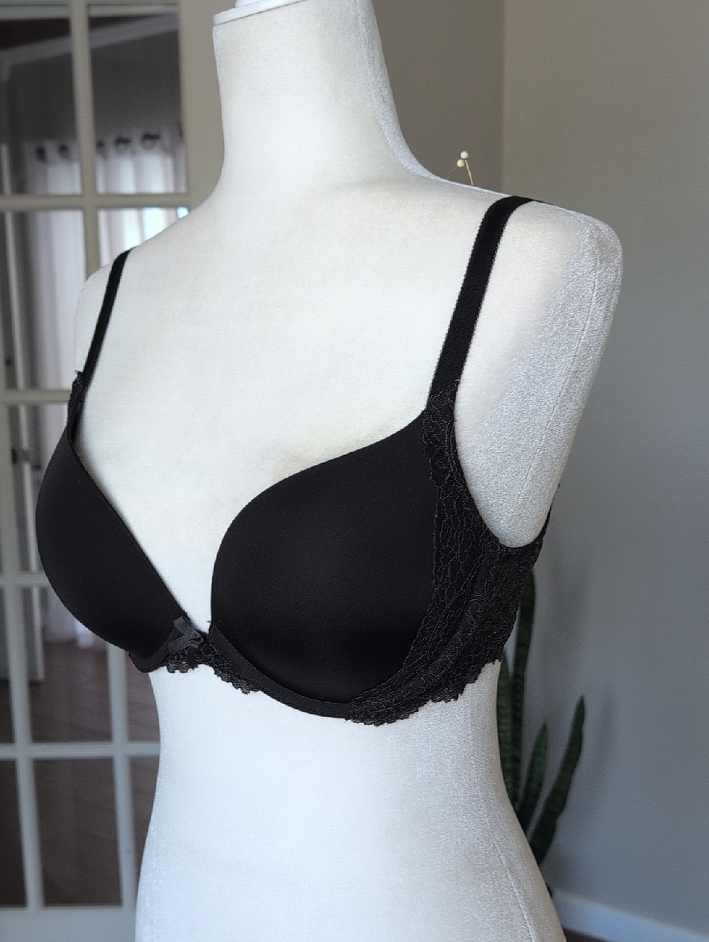 Victoria's Secret Black Lace-Trim Dream AngelS Push Up Bra 34 D